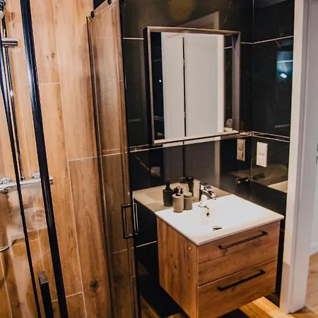 Jbhotels Premium Hanza Tower 4*