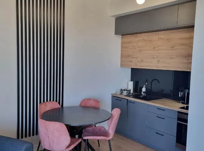 Апартаменти Jbhotels Premium Hanza Tower