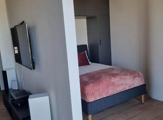 Апартаменти Jbhotels Premium Hanza Tower 4*