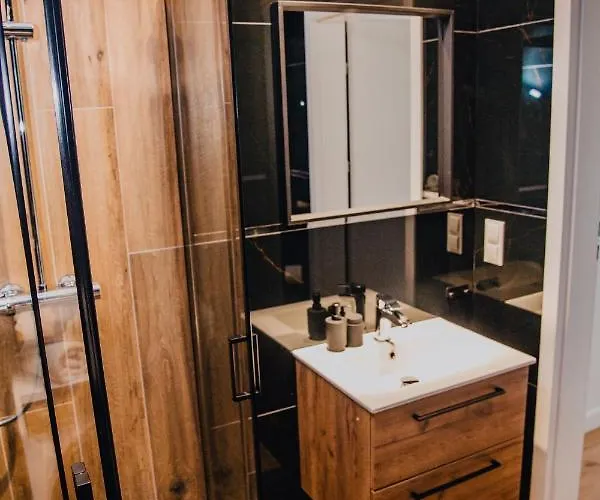 Jbhotels Premium Hanza Tower 4*